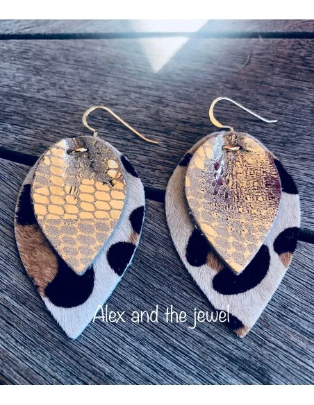 Κόσμημα σκουλαρίκια από τεχνόδερμα φιδιού και animal print σε σχήμα φύλλου Savanna