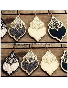 Κόσμημα σκουλαρίκια με περίτεχνο ανάγλυφο σχέδιο...