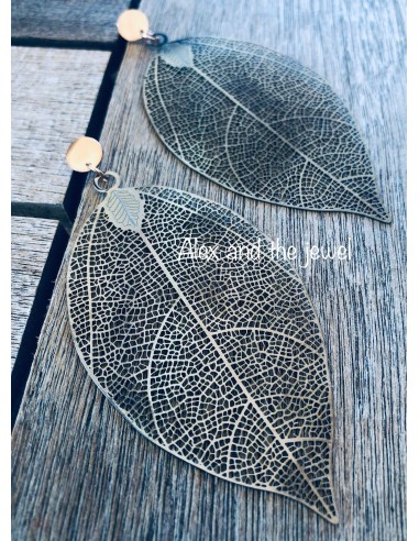 Κόσμημα σκουλαρίκια με μοτίφ φιλιγκρί σε γκρι ασημί χρώμα και κούμπωμα καρφί σε ροζ χρυσό Margot