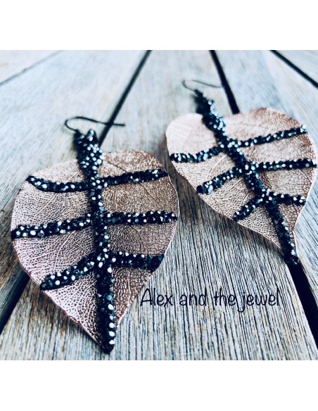 Κρεμαστά σκουλαρίκια από επιμεταλλωμένο φυσικό φύλλο σε ροζ χρυσό με διακόσμηση από πέτρες μαρκασίτη Falling Leaves