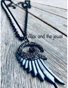 Εντυπωσιακό περίτεχνο μοτίφ από φίλντισι και πέτρες...