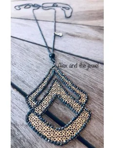 Κολιέ με στοιχείο από ατσάλι φιλιγκρί σε ασημί χρώμα και...