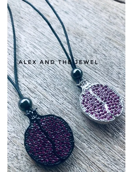 Χειροποίητο κόσμημα κολιέ με κρεμαστό ρόδι σε ασημί ή μαύρο, με καρφωτά ζιργκόν σε μωβ χρώμα, δέμενο σε μαύρο δέρμα Pomegranate