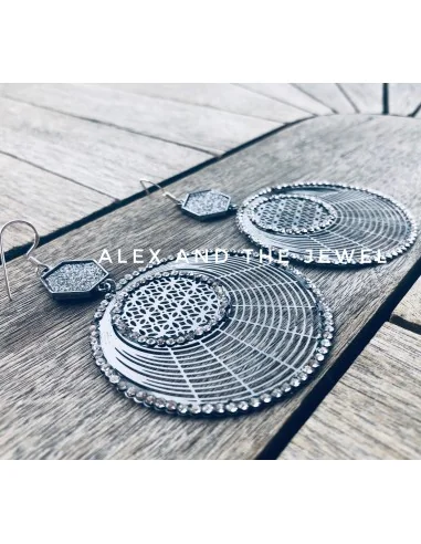 Σκουλαρίκια με στοιχείο από ατσάλι, κρύσταλλα pave και πολύγωνο στοιχείο με γκρι γκλίτερ με γάντζους από ασήμι 925 Epidavrus