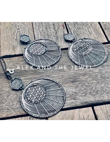 Σκουλαρίκια με στοιχείο από ατσάλι, κρύσταλλα pave και πολύγωνο στοιχείο με γκρι γκλίτερ με γάντζους από ασήμι 925 Epidavrus