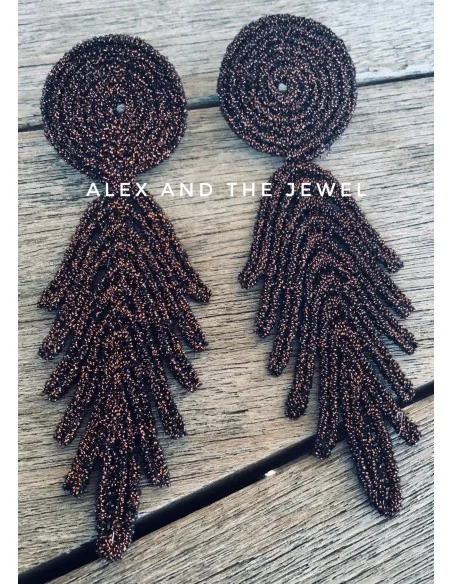 Κόσμημα σκουλαρίκια με στοιχείο με περίτεχνο κέντημα με την τεχνική λασέ, σε μπρονζέ ή γκρι απόχρωση Knossos