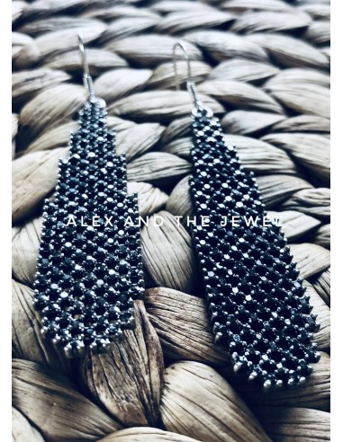 Κόσμημα γυναικεία σκουλαρίκια στρας σε μαύρο ή ασημί γεωμετρικό σχήμα Maira