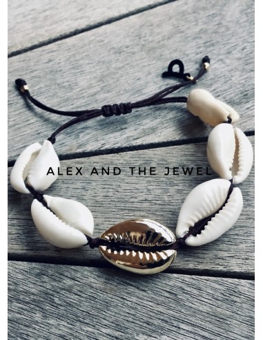 Χειροποίητο βραχιόλι "Sea Shell" από φυσικά κοχύλια και κεντρικό κοχύλι επιμεταλλωμένο σε χρυσό ή ασημί χρώμα Sea shell