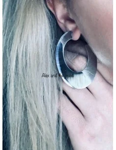 Σκουλαρίκια σε σχέδιο κρίκου πλακέ από ατσάλι σε ασημί χρώμα Nantes 2