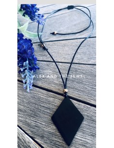 Χειροποίητο γυναικείο κόσμημα κολιέ με κρεμαστό μαύτο ρόμβο από ατσάλι Lilian