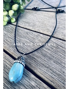 Χειροποίητο κόσμημα κολιέ με στοιχείο από πέτρα Χαολίτη και πέτρες Μαρκασίτη στο καπάκι σε δερμάτινο κορδόνι Starlight 2