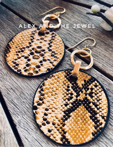 Κόσμημα σκουλαρίκια με κυκλικό στοιχείο με...