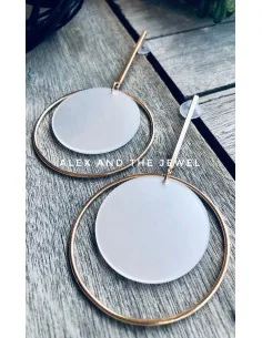 Σκουλαρίκια με στοιχείο κύκλο από λευκό plexiglass και μεταλλικά στοιχείο σε χρυσό χρώμα Eternity 2
