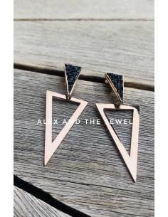 Γεωμετρικά σκουλαρίκια από ατσάλι με διάτρητο τρίγωνο επίχρυσο στοιχείο σε ροζ χρυσό και μαύρο τρίγωνο ανάγλυφο στοιχείο Alkmini 2