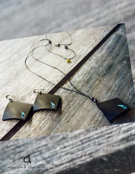 Γυναικείο κόσμημα κολιέ κρεμαστό τετράγωνο από plexiglass με μάτι