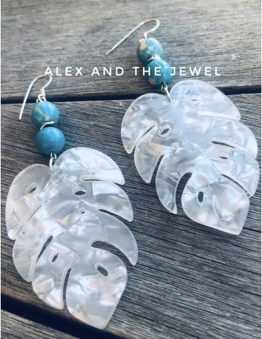 Σκουλαρίκια με κρεμαστό στοιχείο φύλλο στο λευκό του πάγου με νερά, πέτρες Χαολίτη και αιματίτη και γάντζους από ασήμι 925 Paros