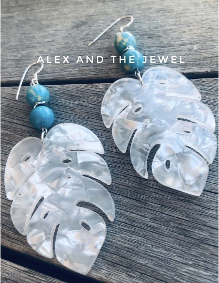 Σκουλαρίκια με κρεμαστό στοιχείο φύλλο στο λευκό του πάγου με νερά, πέτρες Χαολίτη και αιματίτη και γάντζους από ασήμι 925 Paros