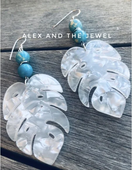 Σκουλαρίκια με κρεμαστό στοιχείο φύλλο στο λευκό του πάγου με νερά, πέτρες Χαολίτη και αιματίτη και γάντζους από ασήμι 925 Paros