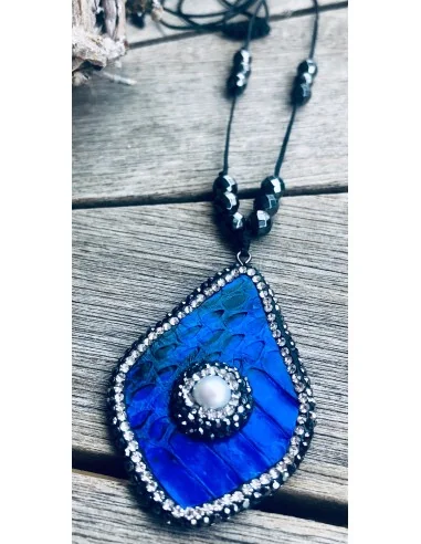 Χειροποίητο γυναικείο κολιέ σε λευκό-γκρι και μπλε με Μαρκασίτη και πέτρες Αιματίτη στο κορδόνιDorothea