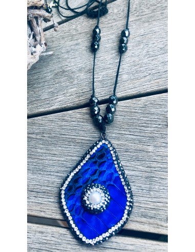 Χειροποίητο γυναικείο κολιέ σε λευκό-γκρι και μπλε με Μαρκασίτη και πέτρες Αιματίτη στο κορδόνιDorothea