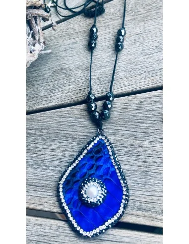 Χειροποίητο γυναικείο κολιέ σε λευκό-γκρι και μπλε με Μαρκασίτη και πέτρες Αιματίτη στο κορδόνιDorothea