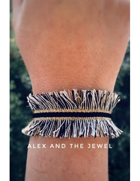 Χειροποίητο γυναικείο κόσμημα βραχιόλι από τρέσα με κρόσσια σε γκρι, μαύρο και χρυσό Kenya Χειροποίητο γυναικείο κόσμημα βραχιόλι από τρέσα με κρόσσια σε γκρι, μαύρο και χρυσό Kenya