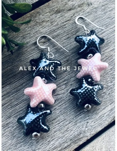 Κόσμημα σκουλαρίκια με κεραμικά στοιχεία σε σχήμα αστέρι σε μπλε σκούρο και ροζ με ροδέλες από πέτρες αιματίτη Starry night