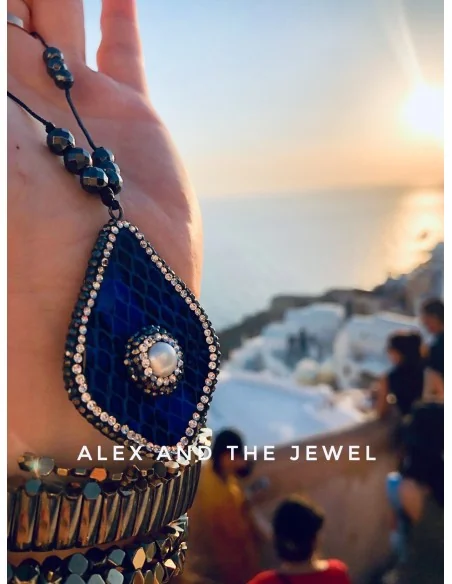 Χειροποίητο γυναικείο κολιέ σε λευκό-γκρι και μπλε με Μαρκασίτη και πέτρες Αιματίτη στο κορδόνιDorothea Χειροποίητο γυναικείο κολιέ σε λευκό-γκρι και μπλε με Μαρκασίτη και πέτρες Αιματίτη στο κορδόνιDorothea