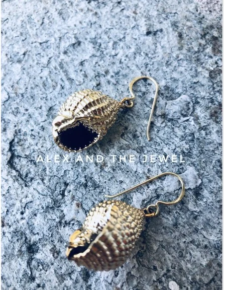 Κόσμημα σκουλαρίκια με επιχρυσωμένο φυσικό κοχύλι σε γάντζους από ασήμι 925 επιχρυσωμένο Thais Κόσμημα σκουλαρίκια με επιχρυσωμένο φυσικό κοχύλι σε γάντζους από ασήμι 925 επιχρυσωμένο Thais