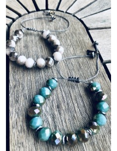 Χειροποίητο σετ με 2 βραχιόλια με τρίχρωμα πολυεδρικά κρύσταλλα σε λευκό, γκρι και βεραμάν με ασημί ροδέλες Αιματίτη Crystal set 2