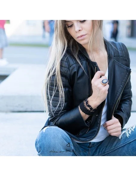 Χειροποίητο γυναικείο βραχιόλι μακραμέ ζιγκ ζαγκ με κρύσταλλα Zita