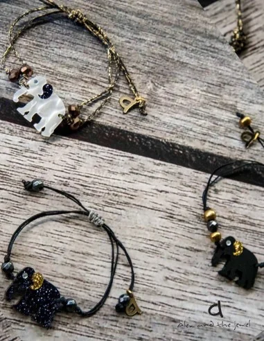 Χειροποίητο κόσμημα βραχιόλι με στοιχείο ελεφαντάκι σε 3 αποχρώσεις και ημιπολύτιμες πέτρες με αυξομείωση Baby elephant