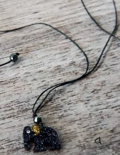 Κόσμημα κολιέ με κρεμαστό στοιχείο ελέφαντα σε 3 αποχρώσεις, ημιπολύτιμη πέτρα Αιματίτη και δέσιμο με αυξομείωση. 2