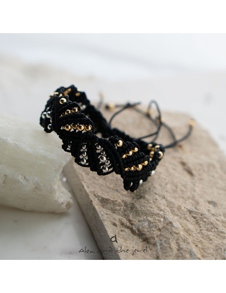 Χειροποίητο γυναικείο βραχιόλι μακραμέ με κρύσταλλα Zenia Χειροποίητο γυναικείο βραχιόλι μακραμέ με κρύσταλλα Zenia