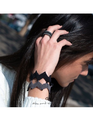 Χειροποίητο γυναικείο διπλό κόσμημα βραχιόλι macrame σε γκρι και μαύρο  Together