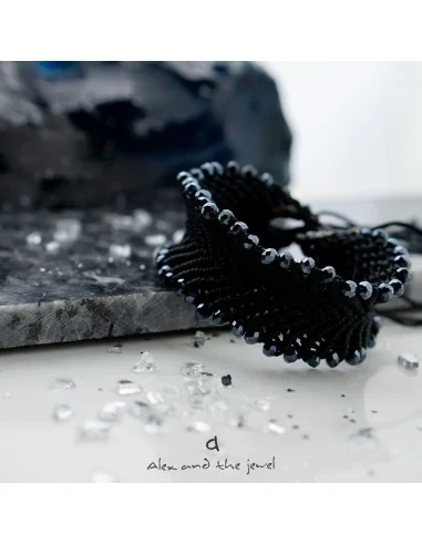 Χειροποίητο γυναικείο κόσμημα μαύρο βραχιόλι μακραμέ Biliana