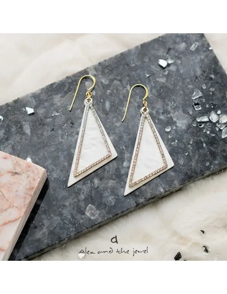 Χειροποίητο κόσμημα γυναικεία λευκά σκουλαρίκια από plexiglass και γάντζους από ασήμι 925 Adelina