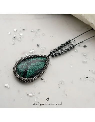 Χειροποίητο γυναικείο κολιέ με στοιχείο σε...