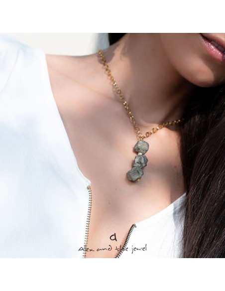 Χειροποίητο γυναικείο κολιέ με πέτρες Σιδηροπυρίτη σε αλυσίδα από ατσάλι Peru