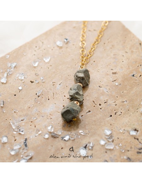 Χειροποίητο γυναικείο κολιέ με πέτρες Σιδηροπυρίτη σε αλυσίδα από ατσάλι Peru