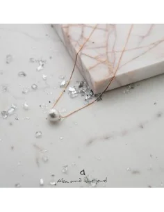 Γυναικείο κολιέ με κεντρικό στοιχείο πέρλα σε ασημένια αλυσίδα Cannes