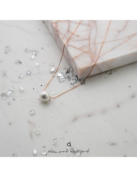 Γυναικείο κολιέ με κεντρικό στοιχείο πέρλα σε ασημένια αλυσίδα  Cannes