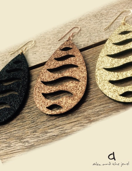 Κόσμημα σκουλαρίκια σταγόνα με κύματα και ανάγλυφες glιtter λεπτομέρειες σε 3 αποχρώσεις με γάντζους από ασήμι 925 Wavy