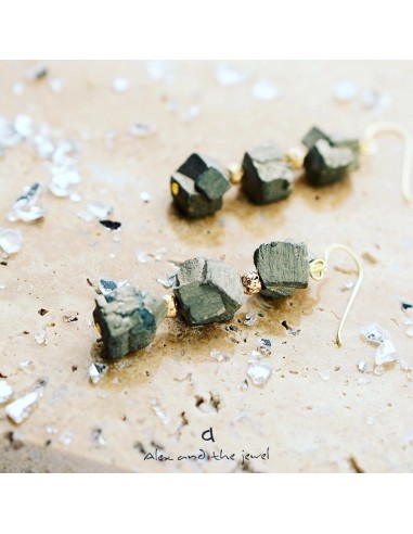 Χειροποίητο γυναικείο σετ κοσμημάτων κολιέ και σκουλαρίκια από πέτρα Σιδηροπυρίτη και Λάβας Peru