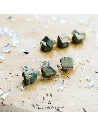 Χειροποίητο γυναικείο σετ κοσμημάτων κολιέ και σκουλαρίκια από πέτρα Σιδηροπυρίτη και Λάβας Peru