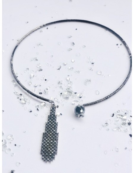 Χειροποίητο γυναικείο κολιέ choker από ατσάλι, κρεμαστή πέτρα Αιματίτη και στοιχείο με στρας Arizona