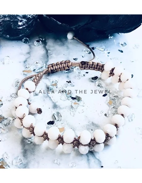 Χειροποίητο γυναικείο βραχιόλι μακραμέ με λευκά κρύσταλλα Joy