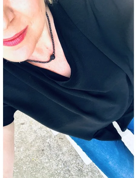 Χειροποίητο γυναικείο κολιέ με κεντρικό στοιχείο μπίλια από πέτρες Μαρκασίτη και πέτρες αιματίτη Driida