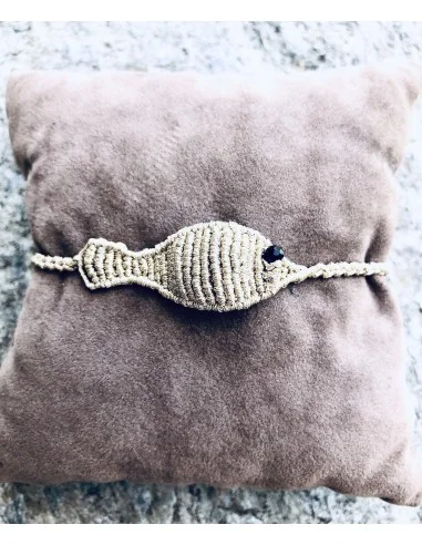 Χειροποίητο βραχιόλι μακραμέ σε σχέδιο ψαράκι σε μπεζ ή μαύρο My little fish