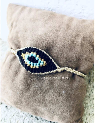 Χειροποίητο βραχιόλι με πλέξη μακραμέ σε σχέδιο μάτι σε μαύρο, μπεζ και γαλάζιο  Look